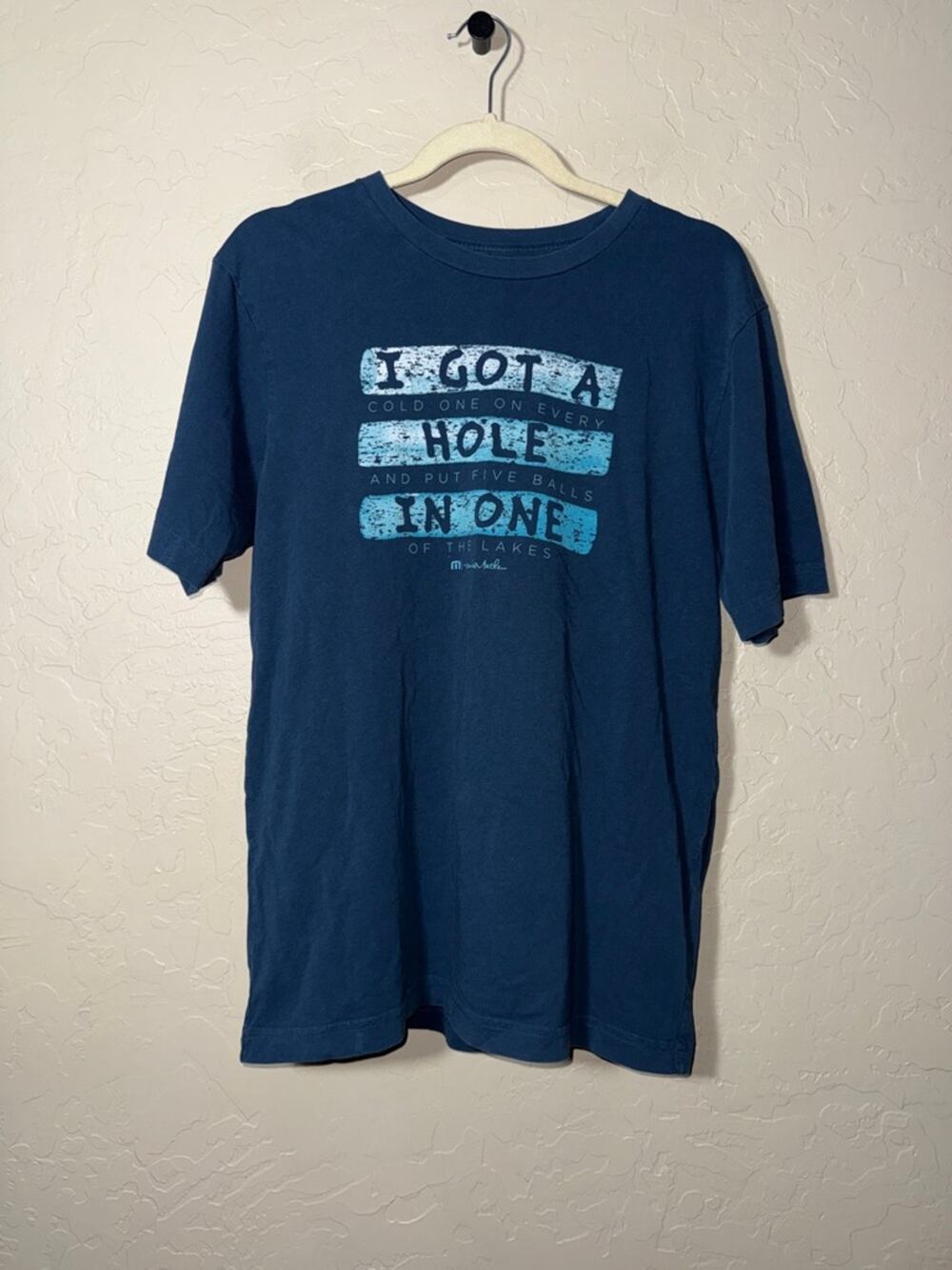 Travis Mathew men’s hole in one graphic tee size medium